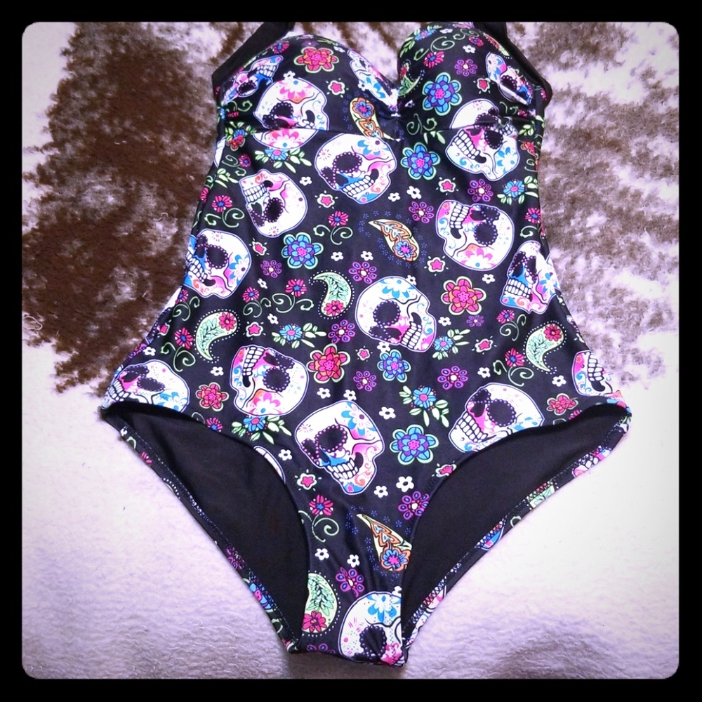 One piece swim suit